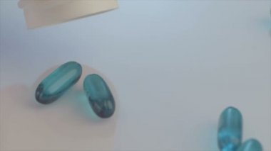 Düşen çeşitli doğum kontrol hapları 