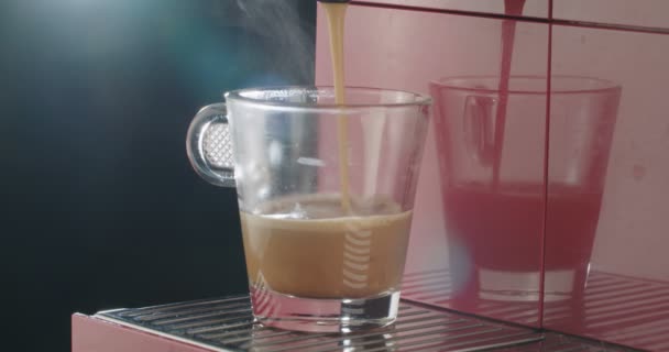 Máquina de café expresso fazendo café — Vídeo de Stock