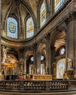Paris, Fransa 'daki Saint Roch Kilisesi' nin güzel iç mekanı.