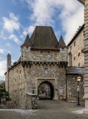 Almanya 'nın NRW kentindeki Stolberg kentindeki ortaçağ şatosu.