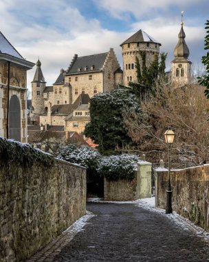 Almanya 'nın NRW kentindeki Stolberg kentindeki ortaçağ şatosu.