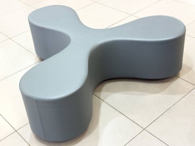 Modern çapraz şekilli gri bank minimalist iç döşeme döşemesi..