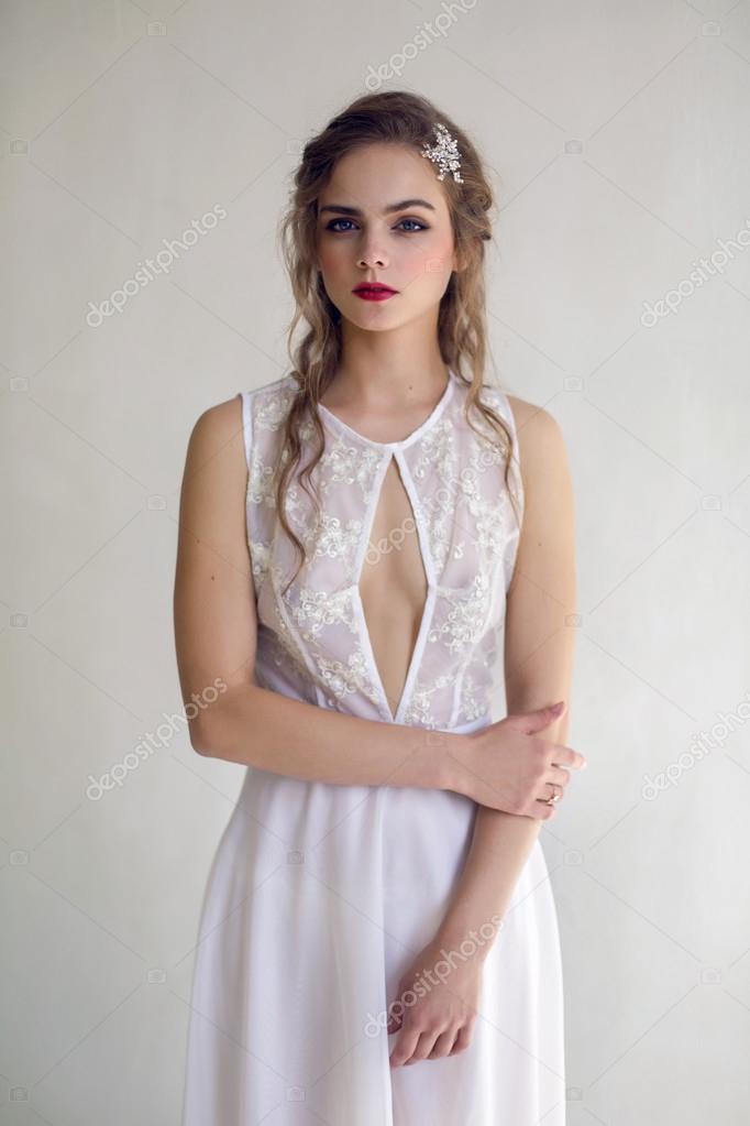 novia hermosa mujer en vestido de novia - estilo — fotos de stock