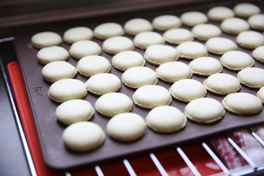 Macaron/acıbadem kurabiyesi, Fransız tatlı yapım süreci