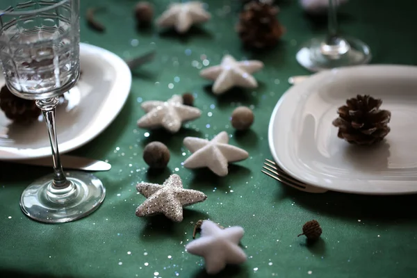 Weihnachten Tischdekoration mit Sternen hollidays Dekoration — Stockfoto