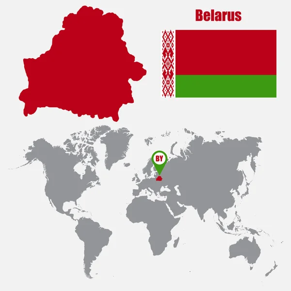 Карта Беларуси на карте мира с указателем на флаг и карту. Векторная иллюстрация — стоковый вектор
