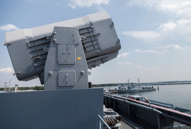 Alman corvette üzerinde çalışırken iskeleti füze