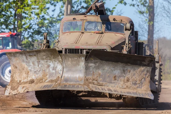 BAT soviética - M bulldozer militar está en camino — Foto de Stock