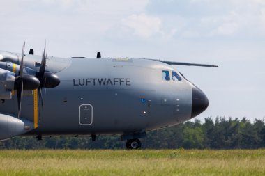 askeri Airbus A 400 M uçağı