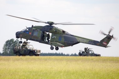taktik asker helikopter Nh90