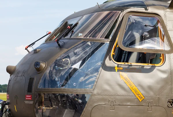 Cockpit från en tysk CH-53 transporthelikopter — Stockfoto