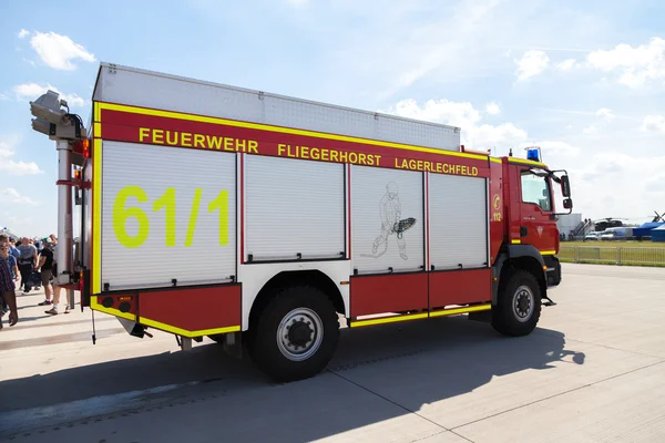 German fire service truck stands on airport — Stock Photo, Image