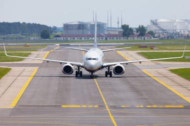 Boing 737 - 8as Ryanair üzerinde Havaalanı üzerinden