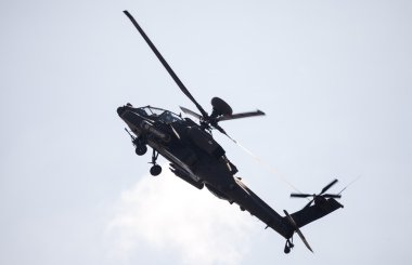 Boing Ah-64 Apache uçuşlar
