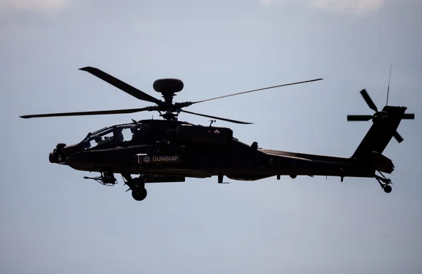 Рейсы Boing AH-64 Apache — стоковое фото