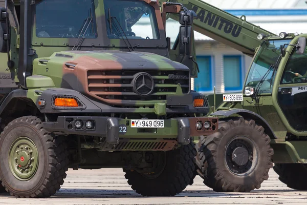 Немецкий военный грузовик, Mercedes-Benz Zetros — стоковое фото