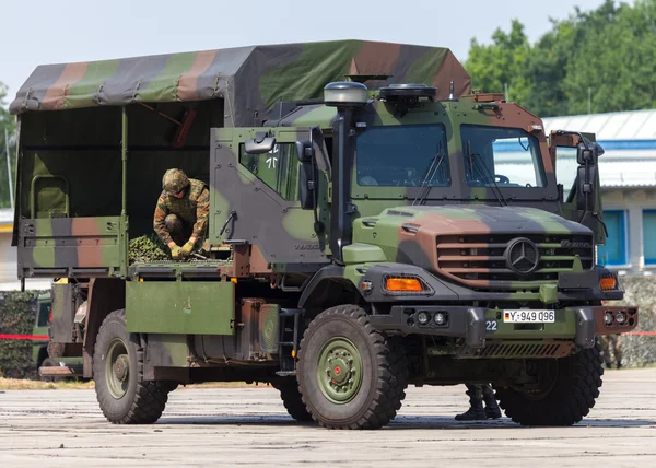 Немецкий военный грузовик, Mercedes-Benz Zetros — стоковое фото