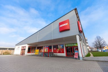 PASSAU / ALMANY - 8 Kasım 2020 Penny şubesi. Penny, Rewe Group 'un sahibi olduğu bir Alman indirimli süpermarket zinciri..