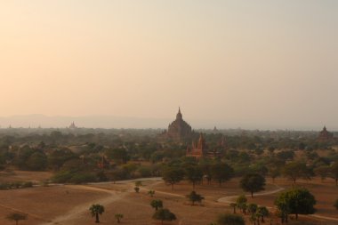 eski Budist tapınakları ve pagodadan Bagan, Myanmar