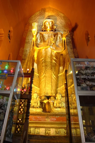 Ananda, The old golden Buddha statue in pagoda temple in Bagan, Myanmar — стоковое фото