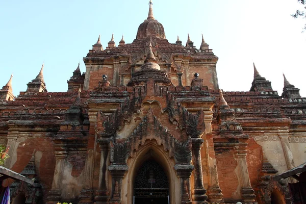 Oude boeddhistische tempels en pagodes in Bagan, Myanmar — Stockfoto