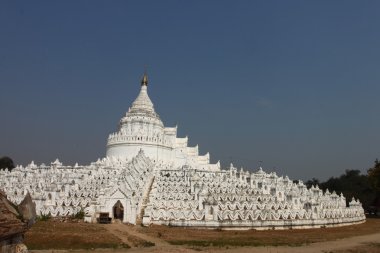 Hsinbyume (Myatheindan) Selami Tapınağı, Mingun, Mandalay Myanmar