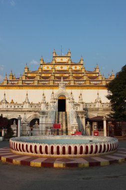 Atumashi Kyaung tapınağın Mandalay Myanmar