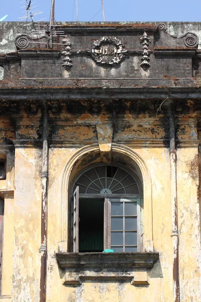 Yangon, Myanmar şehirde bina colonial — Stok fotoğraf