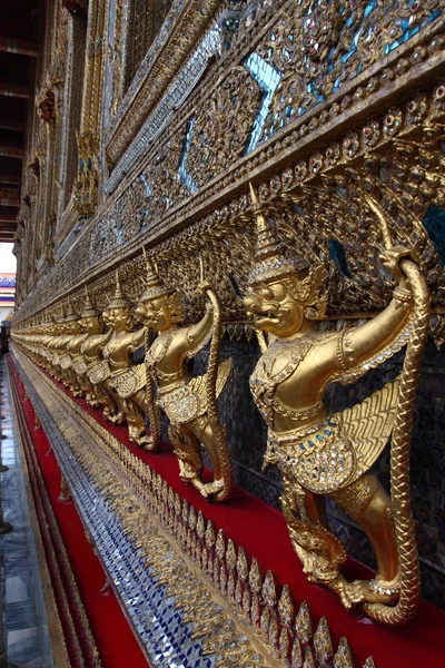 Garuda in Wat Phra Kaew, the Emerald Buddha, Grand Palace, Thailand — стоковое фото