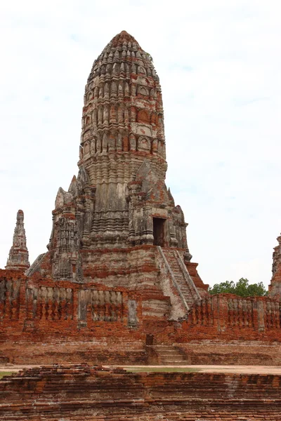 Templo de Chaiwatthanaram no Parque Histórico de Ayutthaya, província de Ayutthaya, Tailândia — Fotografia de Stock