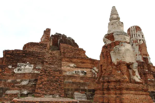 Wat phra mahathat im historischen Park von Ayutthaya, Thailand. — Stockfoto