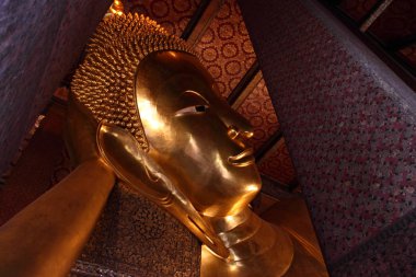 Yatan Buda heykeli. Wat Pho, Bangkok, Tayland