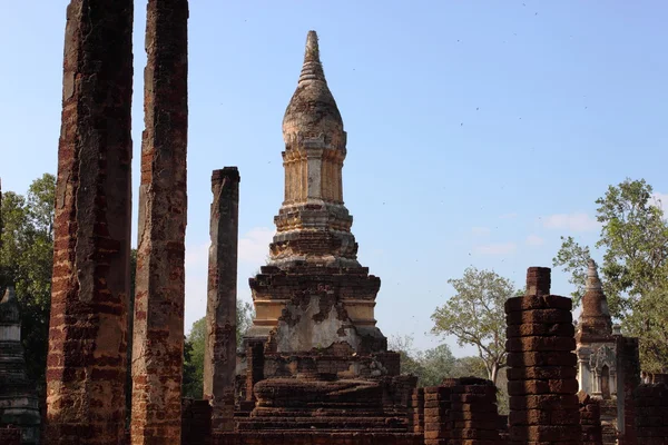 Wat chedi ched thaeo si satchanalai historischer Park Thailand — Stockfoto