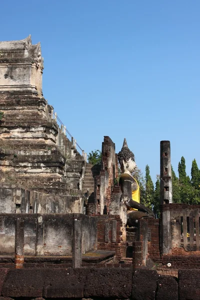 Estatua de Buda en Wat Phra Si Ratana Mahaphat, Si Satchanalai, Tailandia —  Fotos de Stock