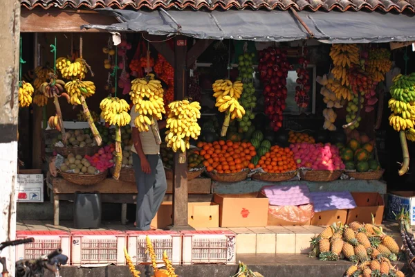 Vegetable and fruit grocery store — Stock Photo, Image