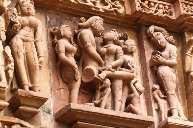 Khajuraho Tapınağı ve onların erotik heykeller, Hindistan
