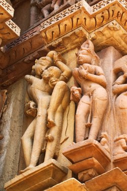 Khajuraho Tapınağı ve onların erotik heykeller, Hindistan