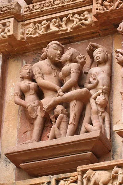Khajuraho Tapınağı ve onların erotik heykeller, Hindistan