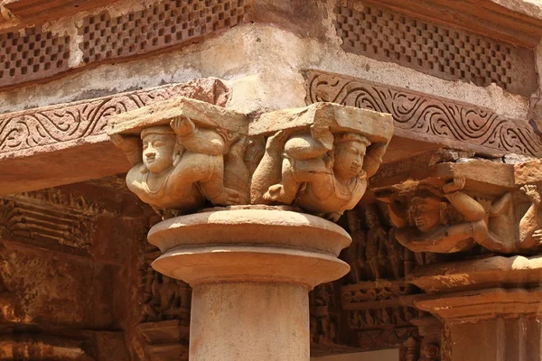 Khajuraho tempel och deras erotiska skulpturer, Indien — Stockfoto