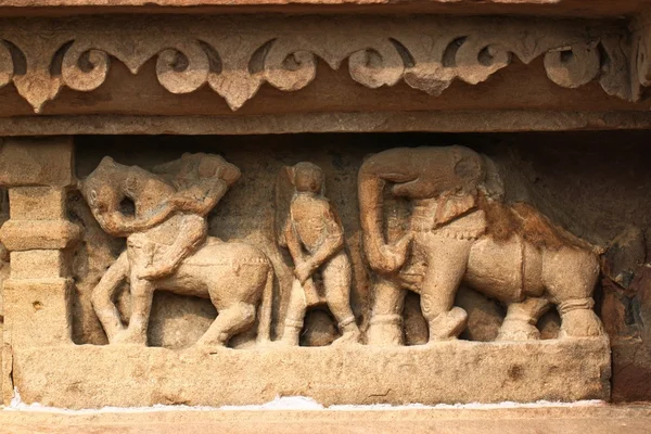 Khajuraho Tapınağı ve onların erotik heykeller, Hindistan