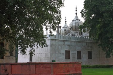 Kırmızı Kale ve onun duvar süslemeleri