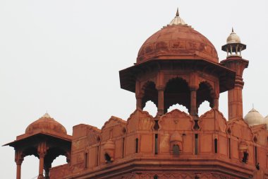 Kırmızı Kale ve onun duvar süslemeleri