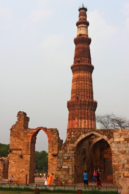 Qutb Minar 2 en yüksek minar Delhi