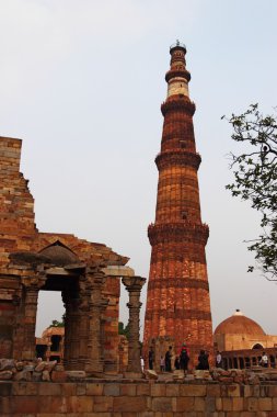 Qutb Minar 2 en yüksek minar Delhi