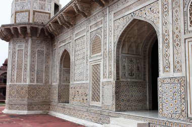 Itmad Ud Daulah Türbesi