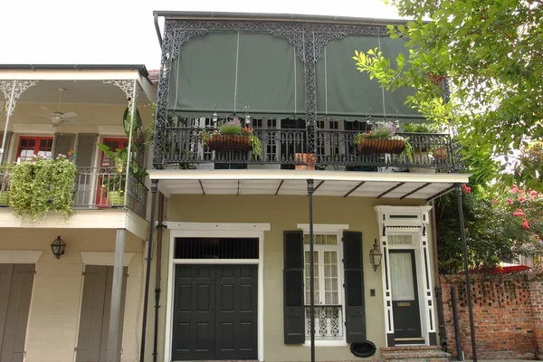 Rua um quarto francês de Nova Orleans — Fotografia de Stock
