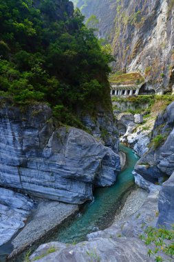 Xiulin, Hualien, Tayvan 'daki Taroko Milli Parkı' ndaki Jiuqudong Tüneli. 