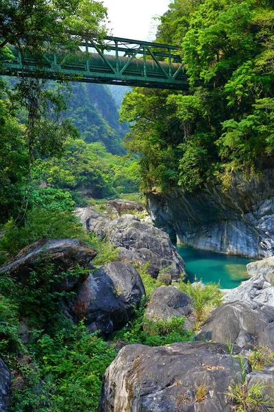 Shakadang Trail Caminho Esculpido Parede Penhasco Mármore Parque Nacional Taroko — Fotografia de Stock