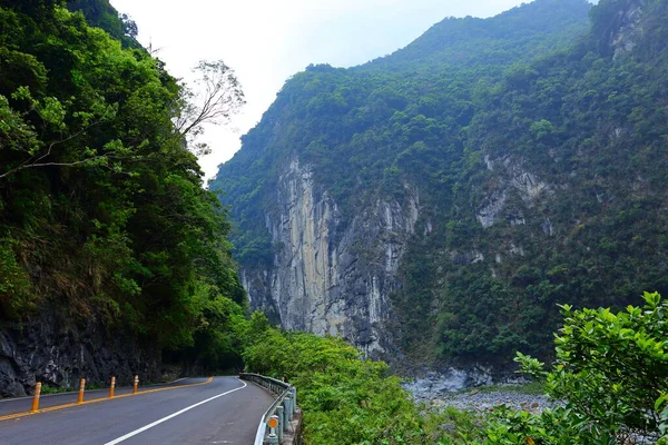 台湾花蓮県秀林の太魯閣国立公園の太魯閣渓谷 — ストック写真