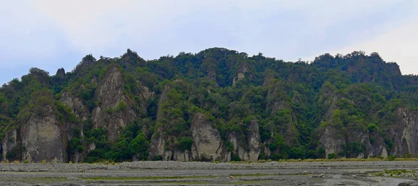 台東の北南渓と共にパノラマ小黄山 Xiaohuangshanand — ストック写真